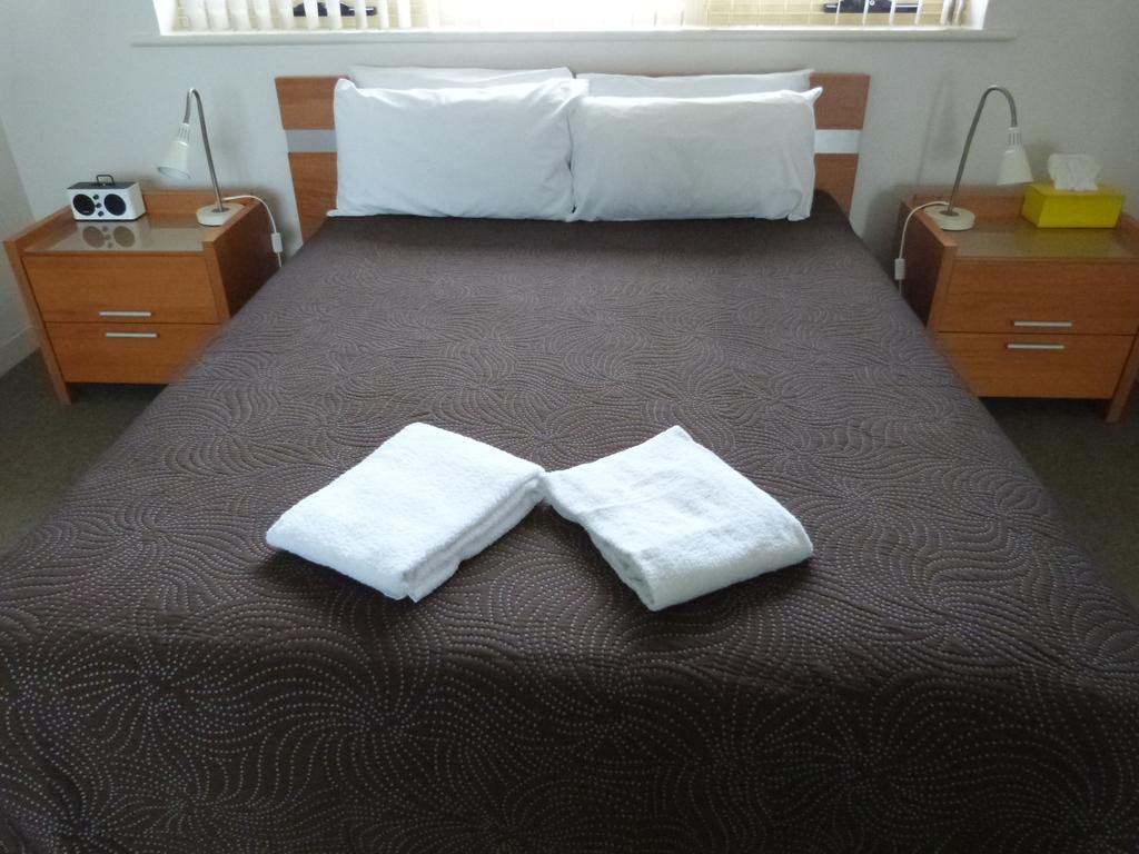 Glenelg Holiday Apartments - Corfu Adelajda Pokój zdjęcie